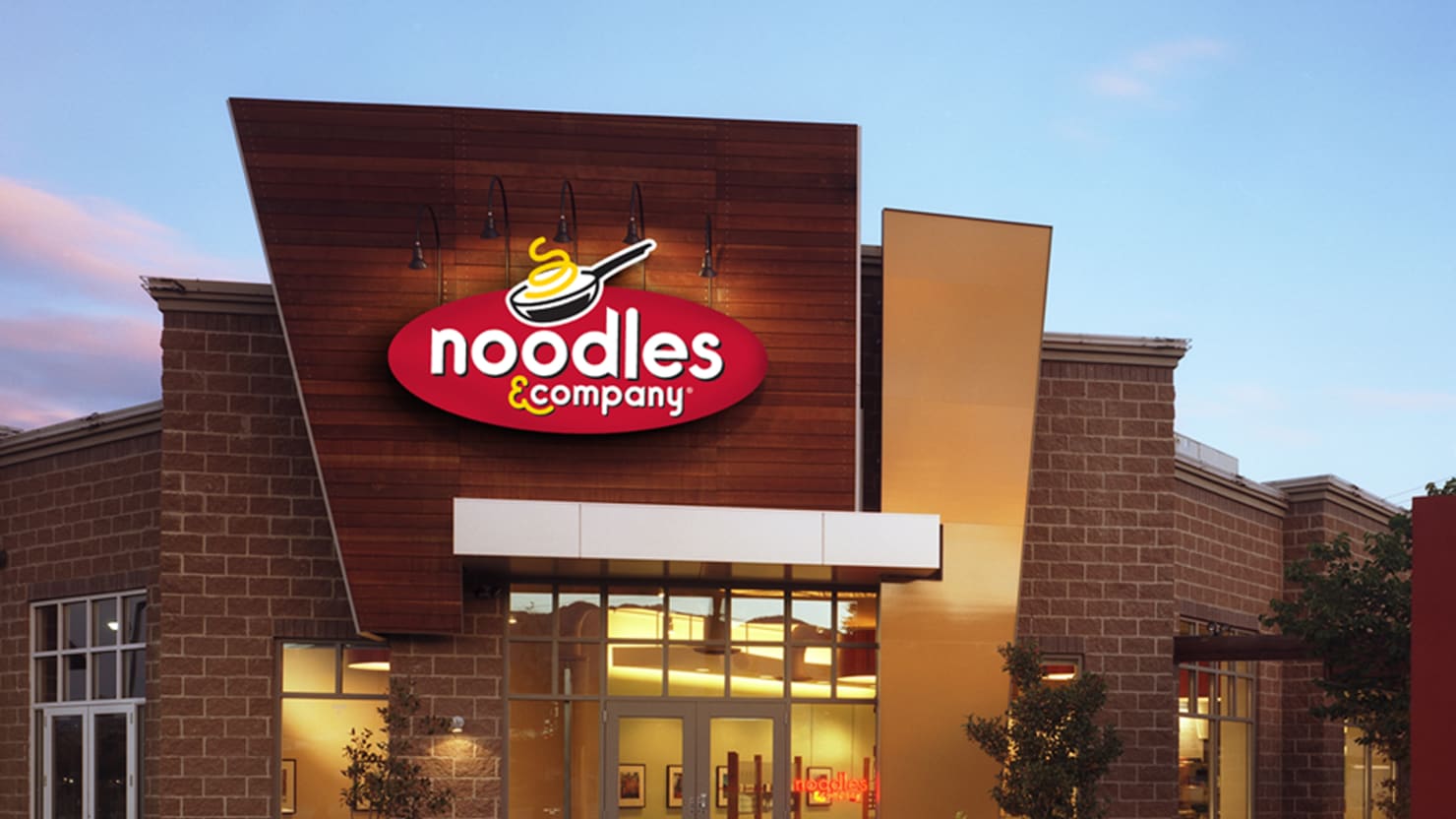 Restaurant chain Noodles & Co shares double in debut
