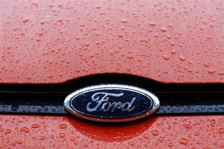 Ford to update software on hybrids to boost mileage