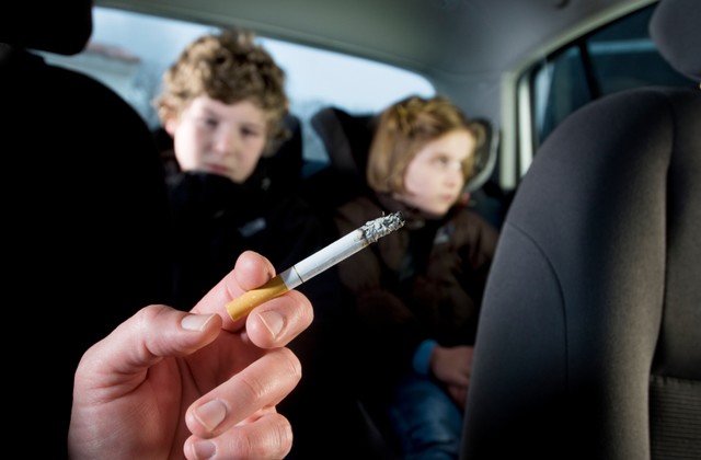 Parental smoking tied to kids’ risk of lighting up